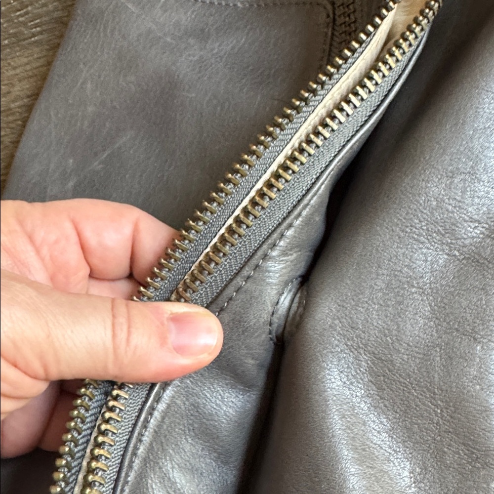 CHRISTOPHER KON™️ Gray Leather Men's Clutch - Picture 11 of 11
